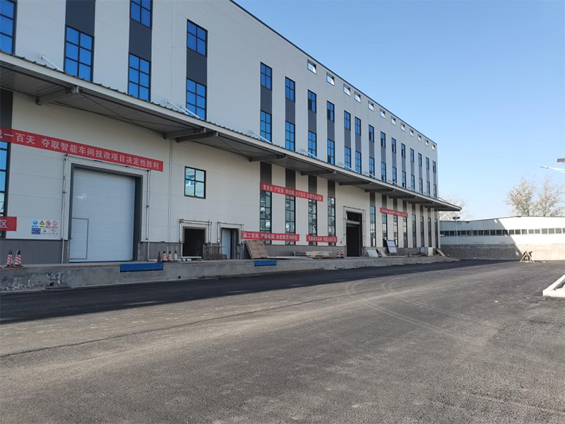 贯穿厂区南北交通,公司西院道路建设快速施工